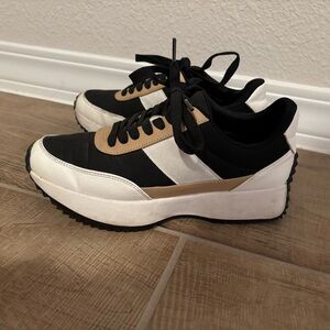 Dolce Vita Black and Tan Sneakers with Cushioned Midsole